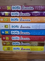 Dork Diaries Books Lot of 8 Rachel Renee Russell Childrens books 1 thru 7 + 14