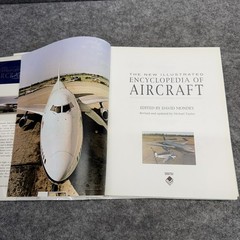 The New Illustrated Encyclopedia of Aircraft David Mondey Michael Taylor HC DJ