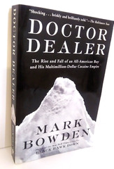 Mark Bowden Book Doctor Dealer Paperback 334 Pages True Crime Great Condition