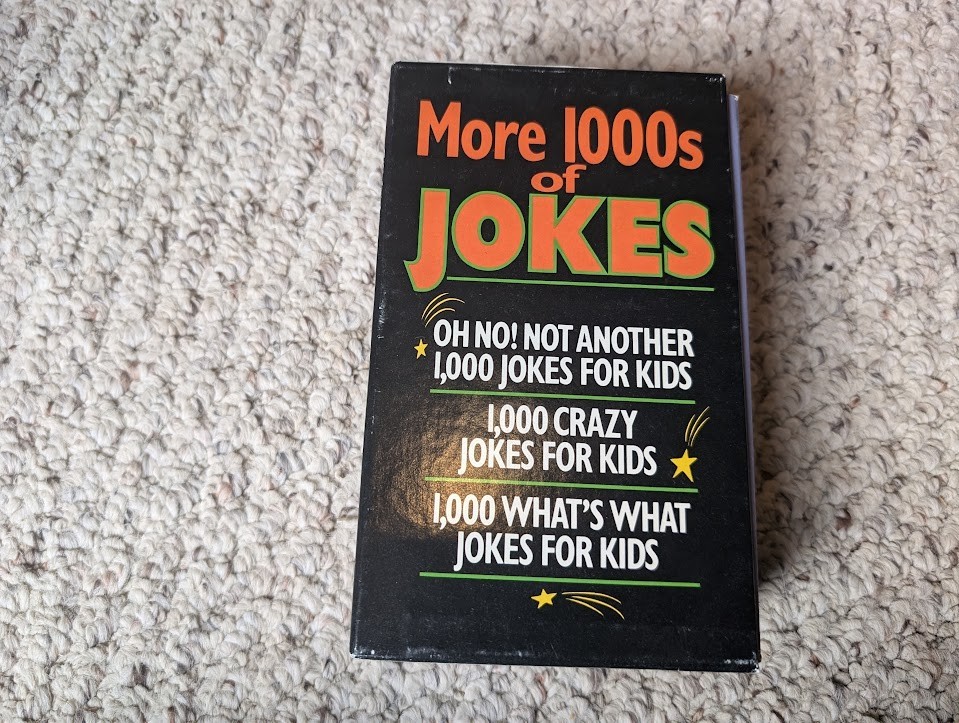 Box Set of 1,000 Jokes for Kids books Michael Johnstone (c. 1989, PB)