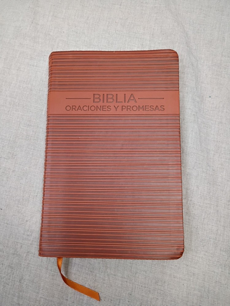 BIBLIA ORACIONES Y PROMESAS NVI SPANISH EDITION By Thomas Nelson