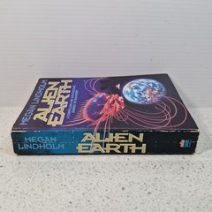 Alien Earth by Megan Lindholm Vintage Paperback Science Fiction Space Novel