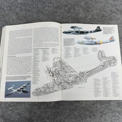 The Encyclopedia of Civil Aircraft David Donald 1999 Hardcover Reference Book