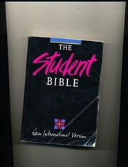 The New Student Bible/New International Version – Paperback – ACCEPTABLE