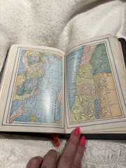1963 Holy Bible KJV Self-Pronouncing Edition, Red Letter National Bible Press LN