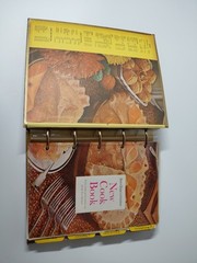 Better Homes Gardens New Cook Book Gold Souvenir Edition 1965 Gold 5 Ring-Binder