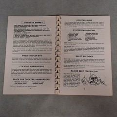 Sue’s Kitchen Cookbook Jonesboro Arkansas Restaurant 1989 Edition 76 Pages