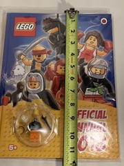 2018 Lego Official Annual Activity Book With Bonus Mini Figure Collectible
