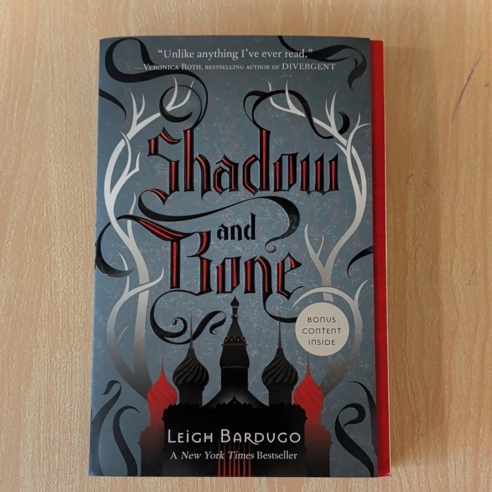 Square Fish Shadow and Bone Bardugo Paperback Bonus Content Grisha Trilogy