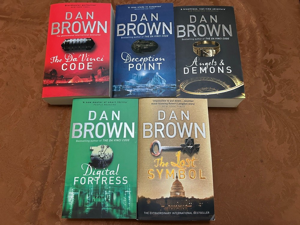 Lot of 5 Dan Brown Books in like new condition digital fortress lost symbol