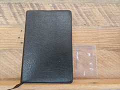 Classic 1984 NIV Compact Reference Bible in Black Bonded Leather Red Letter VG