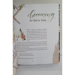 Beholding and Becoming The Art of Everyday Worship by Ruth Chou Simons 2019 Book