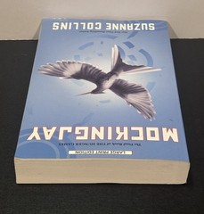 Hunger Games Trilogy: Mockingjay Suzanne Collins 2012, LARGE Print Edition Pbk