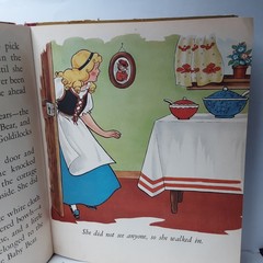 Vintage THREE FAMOUS STORIES Three Little Kittens Three Bears Three Pigs 1941
