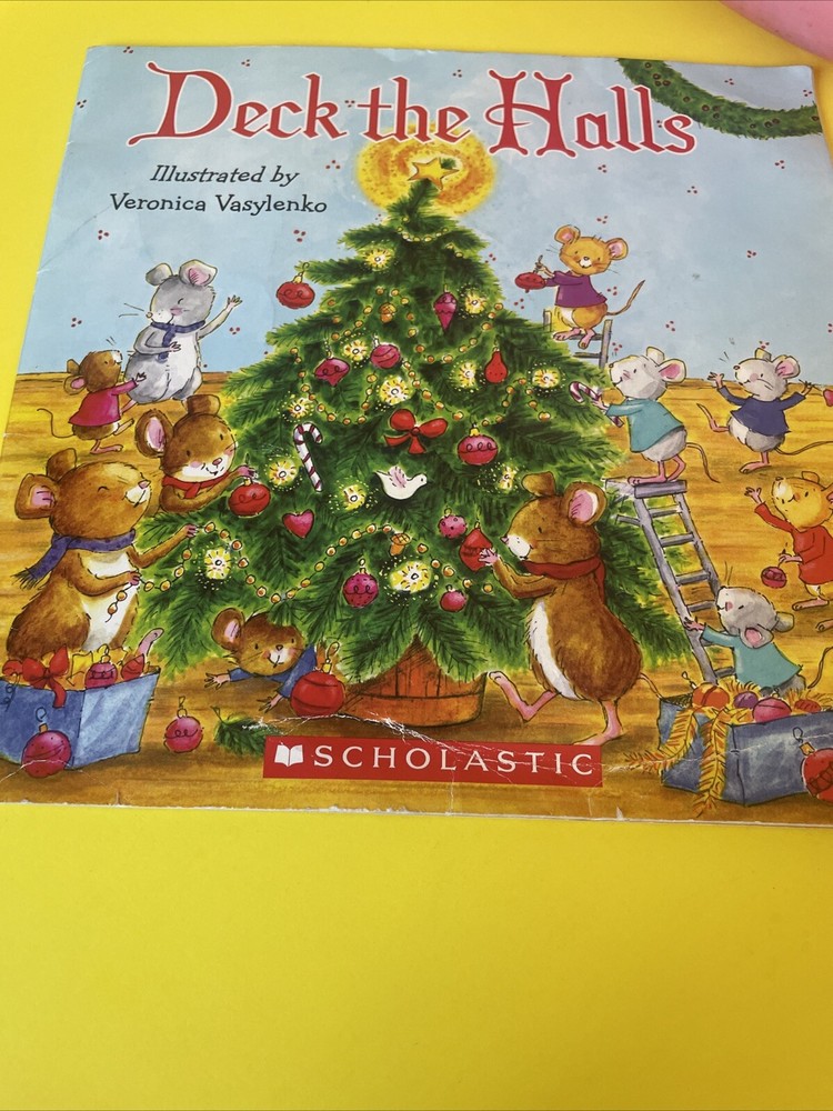 Deck The Halls – Paperback By Veronica Vasylenko – GOOD