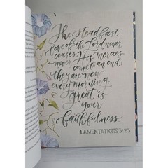 Beholding and Becoming The Art of Everyday Worship by Ruth Chou Simons 2019 Book