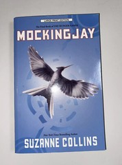 Mockingjay by Suzanne Collins Large Print Edition, Paperback