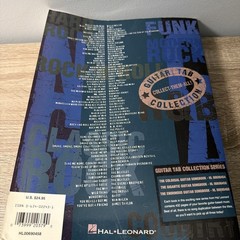 The Gigantic Guitar Songbook (Guitar Tab Collection) – Paperback 432 Pages