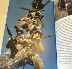 THE MARINES Marine Corps Heritage Foundation ILLUSTRATED BOOK 1998 LARGE