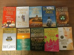Lot of 10 Danielle Steel Romance Set Popular Series PAPERBACK UNSORTED Books MIX
