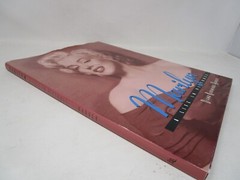 Marilyn A Life In Pictures by Diana Karanikas Harvey 1999