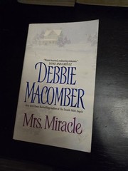 Debbie Macomber Lot 0f 10 Books And 13 Stories 3 Are 2-in-1 PB 5 Xmas Stories