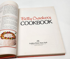 Vintage 1972 Betty Crocker’s Pie Cover Sear Holiday Edition Cookbook