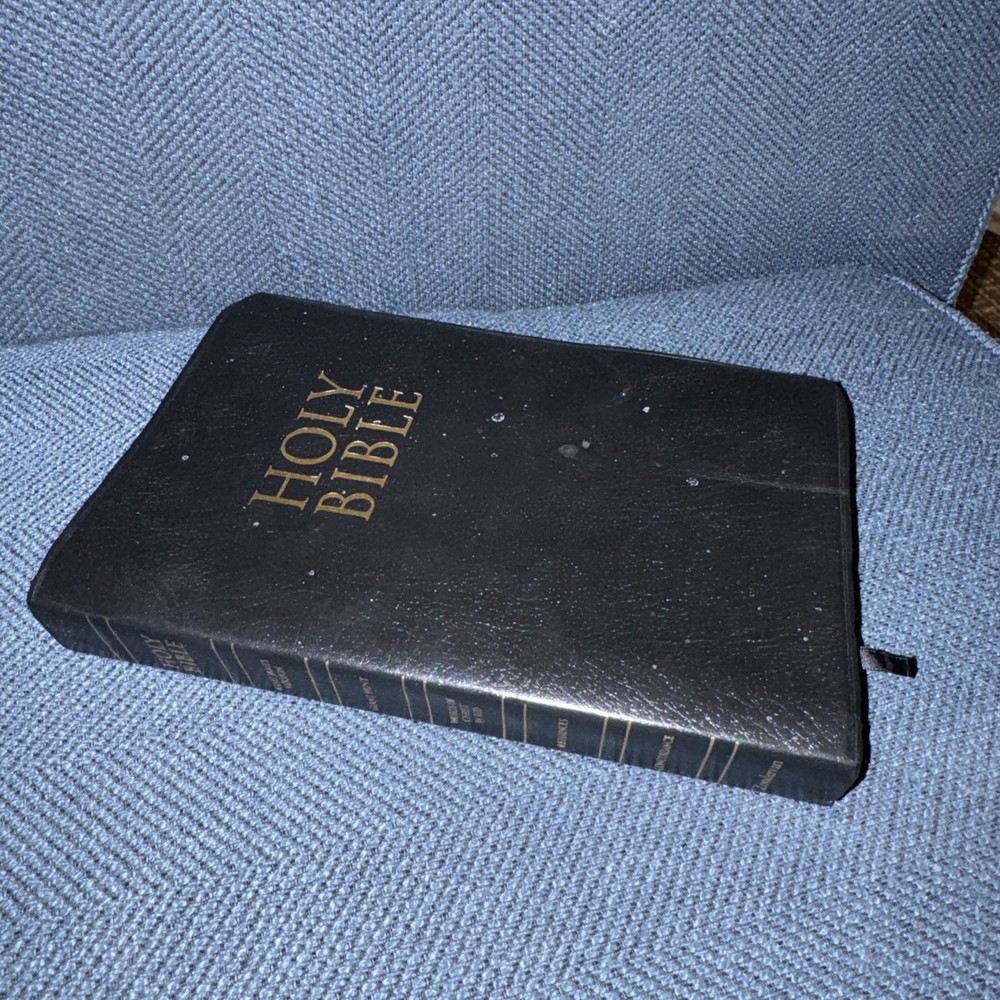 Holy Bible KJV Giant Print, Red Letter, Concordance-2000 Premium Leather-Look