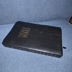 Holy Bible KJV Giant Print, Red Letter, Concordance-2000 Premium Leather-Look