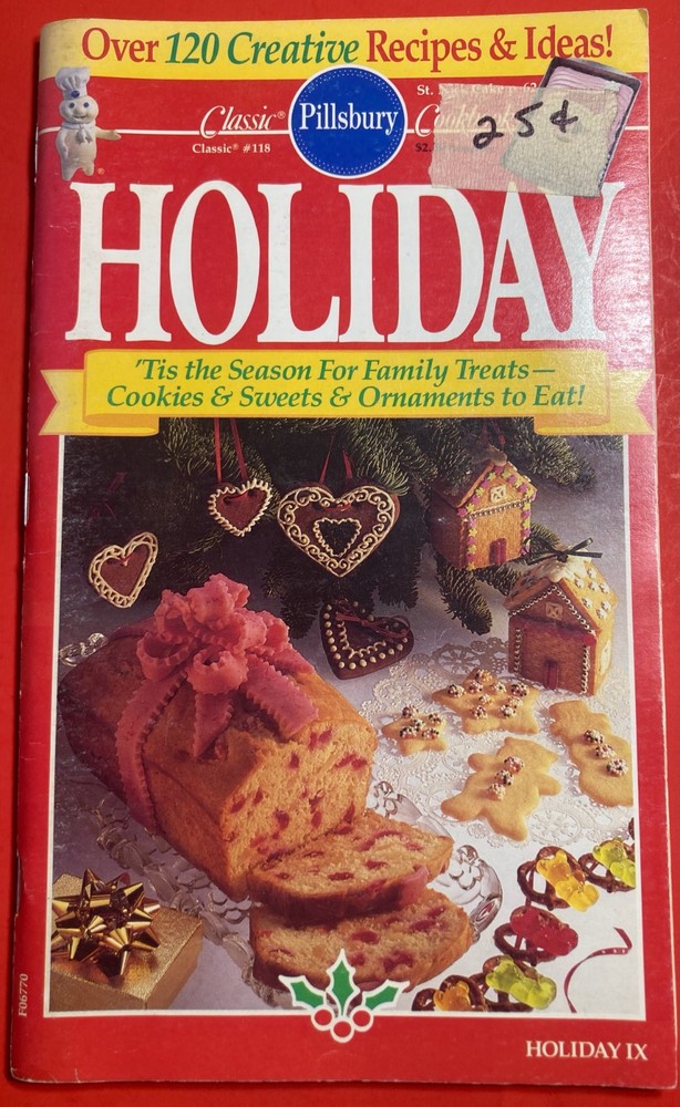 PILLSBURY HOLIDAY BAKING RECIPES COOKBOOK 96 PAGES 2000 COOKIES SPRITZ CHRISTMAS