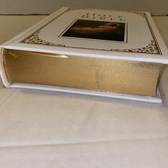 KJV Family Bible, Deluxe White Bonded Leather-Over-Board (Leather / Fine Binding