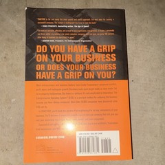 BenBella Books Traction: Get a Grip on Your Business Expanded Edition Paperback