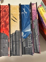 SIGNED Fairyloot Divergent Series – Veronica Roth