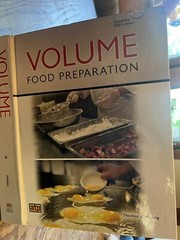 VOLUME FOOD PREPARATION Thomas J. Hickey – Hardcover (commercial kitchen)