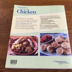 WW WEIGHT WATCHERS Everyone Loves CHICKEN 200+ RECIPES Cookbook 336 Pages Points