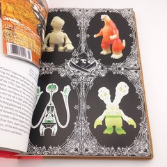 Full Vinyl The Subversive Art Of Designer Toys By Ivan Vartanian First Edition