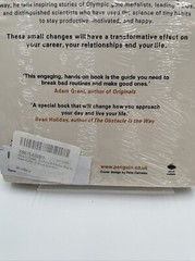 Atomic Habits by James Clear Build Good Habits & Break Bad Ones Paperback Sealed