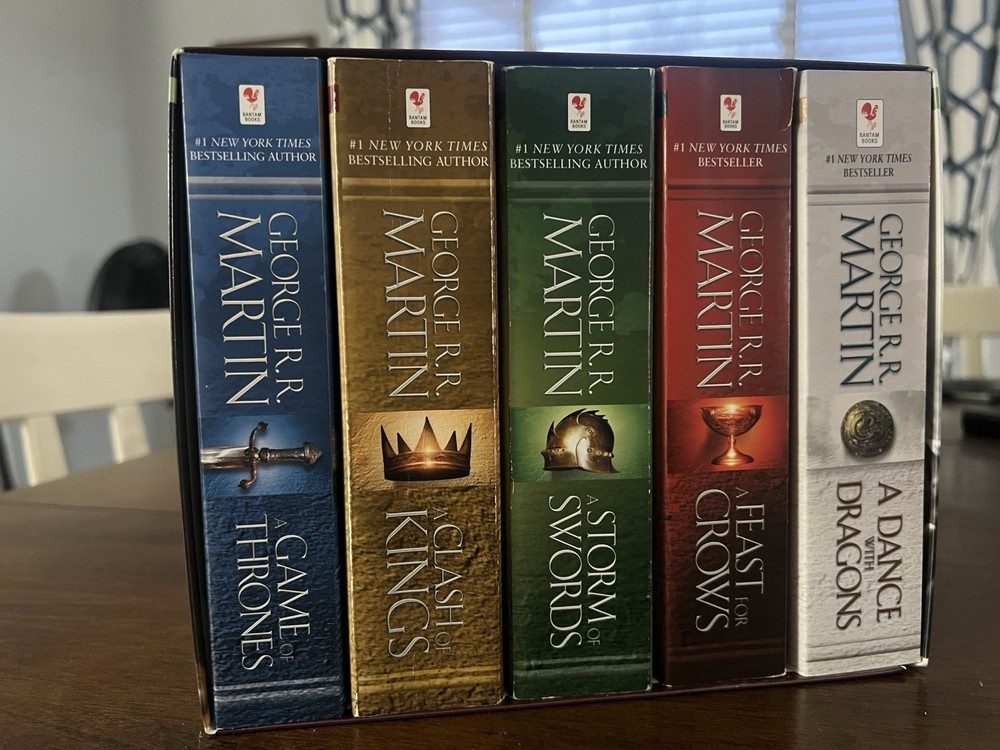 George R.R. Martin A Song of Ice and Fire Box Set: Game of Thrones, Clash of Ki…