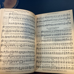 EVERYBODY’S FAVORITE COMMUNITY SONGS Song Book 1935 AMSCO Music Publishing
