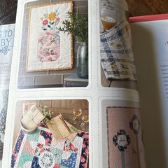 Make It Mini : 13 Small Quilts With a Splash of Embroidery, Paperback by Mccu…