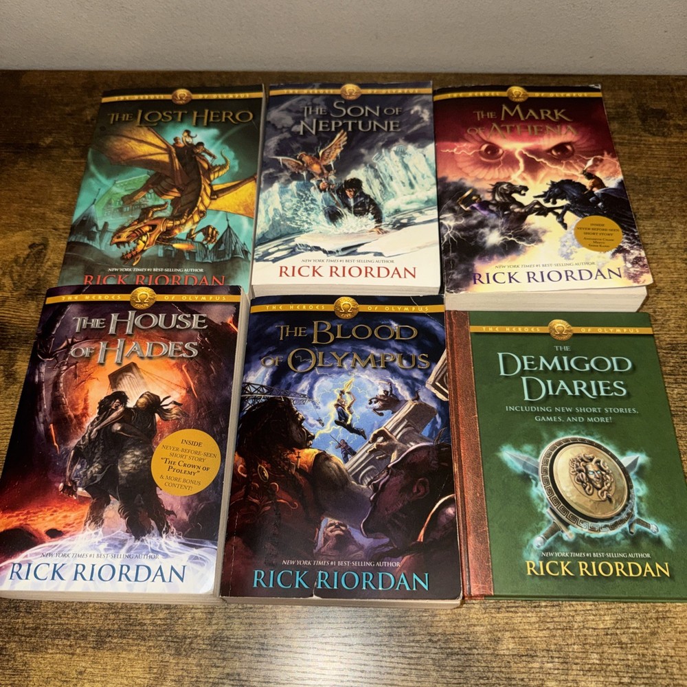 Rick Riordan complete set w/all 5 paperback books The Heroes of Olympus + bonus