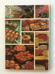 1963 Better Homes & Gardens SNACKS AND REFRESHMENTS Cookbook (61 pages) NICE