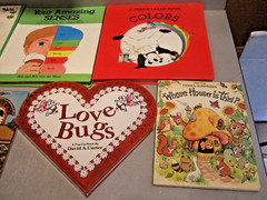 7 CHILDREN’S BOOKS LOVE BUGS, WHOSE HOUSE, AMAZING SENSES, CLOCK SHOP, 10 IN