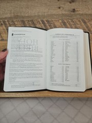 Classic 1984 NIV Compact Reference Bible in Black Bonded Leather Red Letter VG