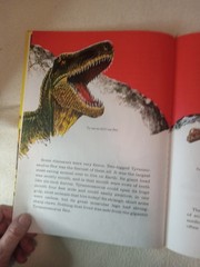 Dinosaurs Giants of the Past by Eileen Daly HC 1976 A Golden Book 12.5 x 9.5 inc