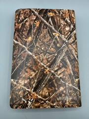 NIV Holy Bible Outdoorsman Realtree Camo Zondervan 2011 – VG+