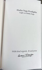 HATHA YOGA PRADIPIKA By Swami Muktibodhananda English & Sanskrit Drawings Text