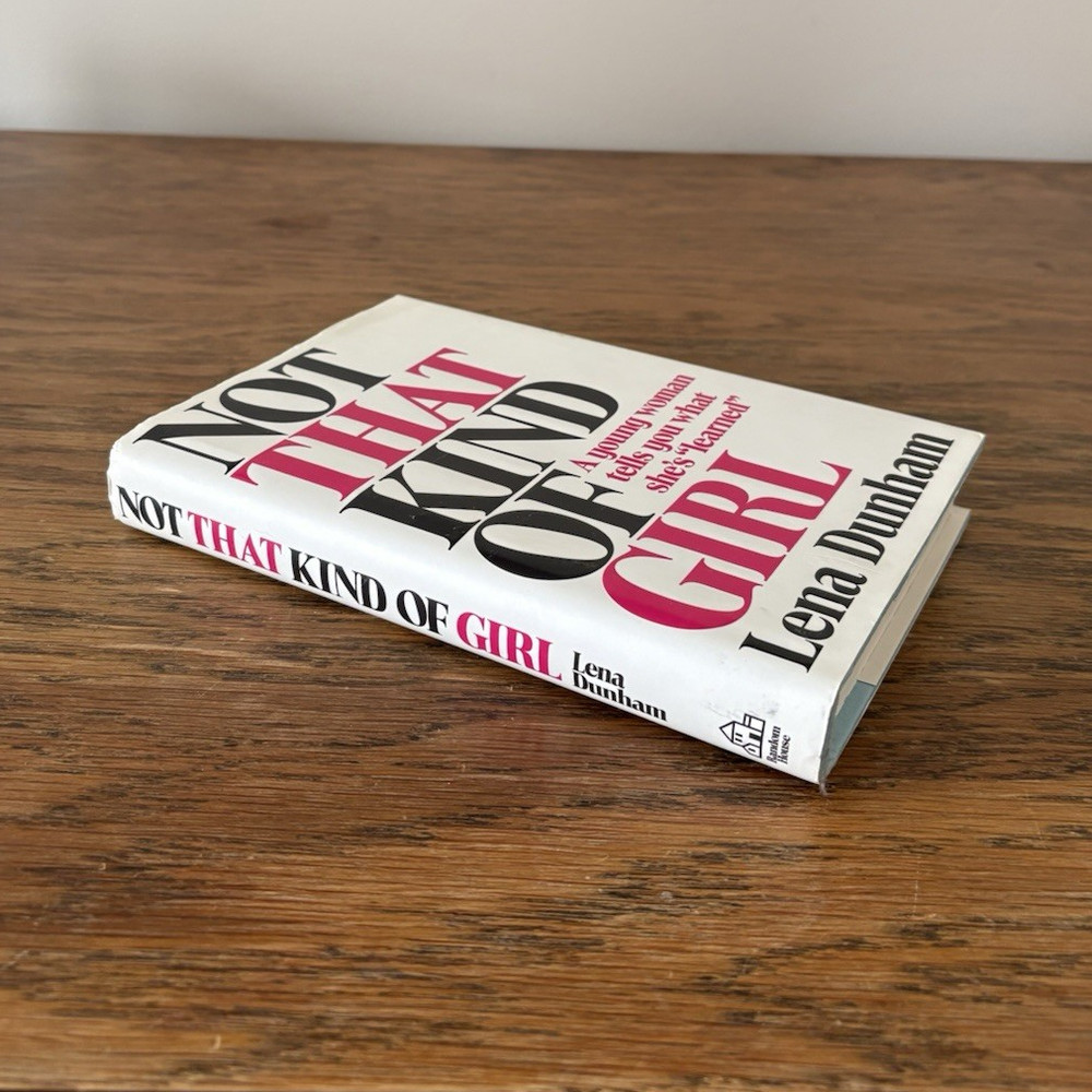 Lena Dunham Not That Kind of Girl Hardcover w/ Dust Jacket English Memoir