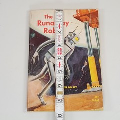 The Runaway Robot Lester Del Rey Paperback 1965 Scholastic SciFi-Fantasy 4th ed.