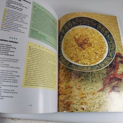 Kuih-Muih Utara by Zakiah Hanum, Malay Language Illustrated Cookbook 1992 PB
